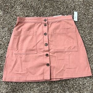 NWT Old Navy Skirt - Size 8